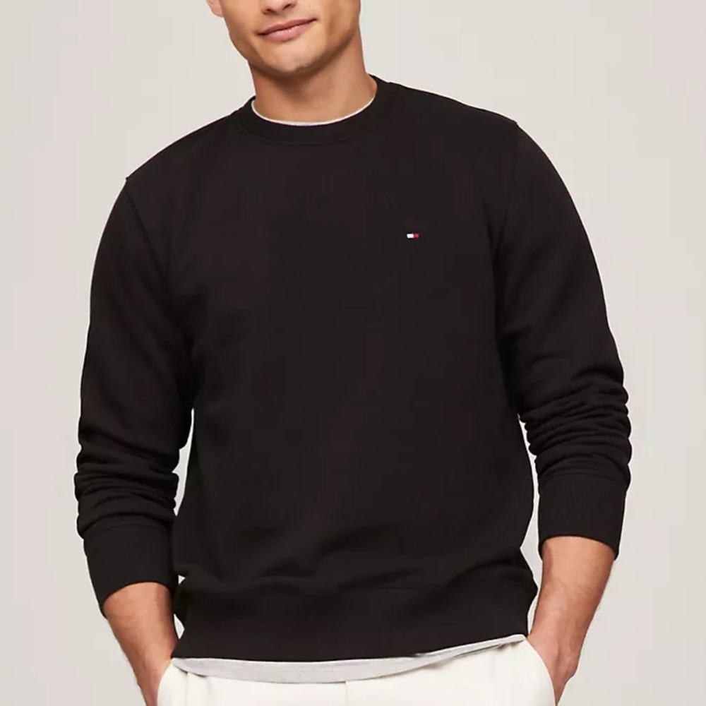 Men’s long sleeve Tommy Hilfiger 
Black long sleeve
